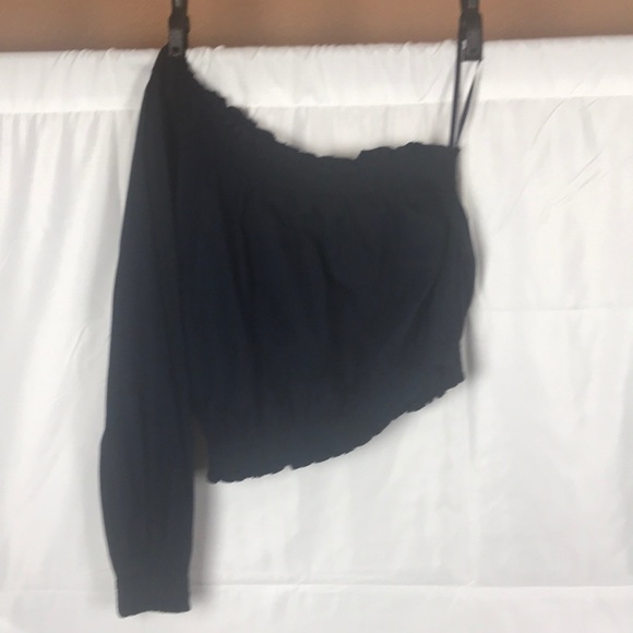 Free People navy blue one sleeve cold shoulder shirt women’s medium stretch top - Picture 4 of 4